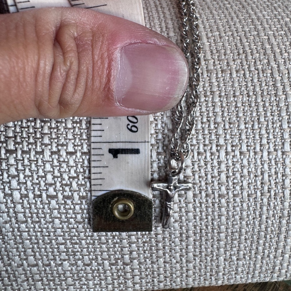 Silver used James Avery  Cross Pendant Necklace - Picture 4 of 7